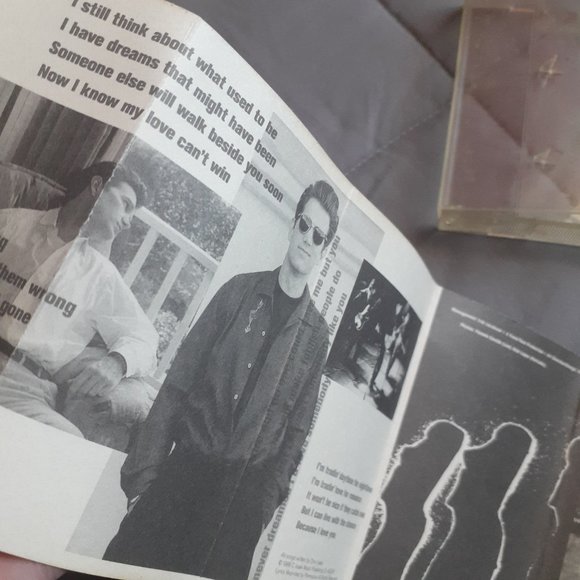 CHRIS ISAAK Heart Shaped World Cassette 1989 US Release Reprise Records Tested - Picture 8 of 9